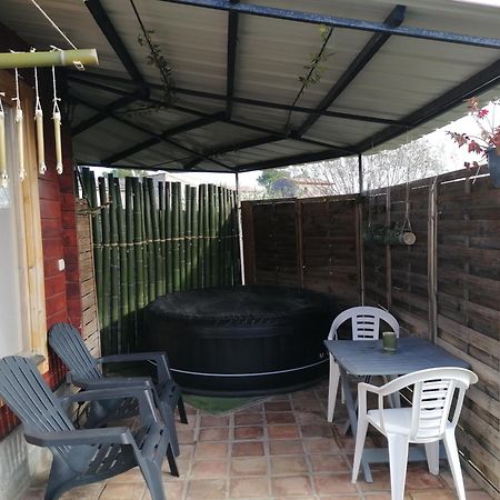 Charmant Chalet Pour 2 Personnes Spa Prive Massillargues-Attuech Exterior foto